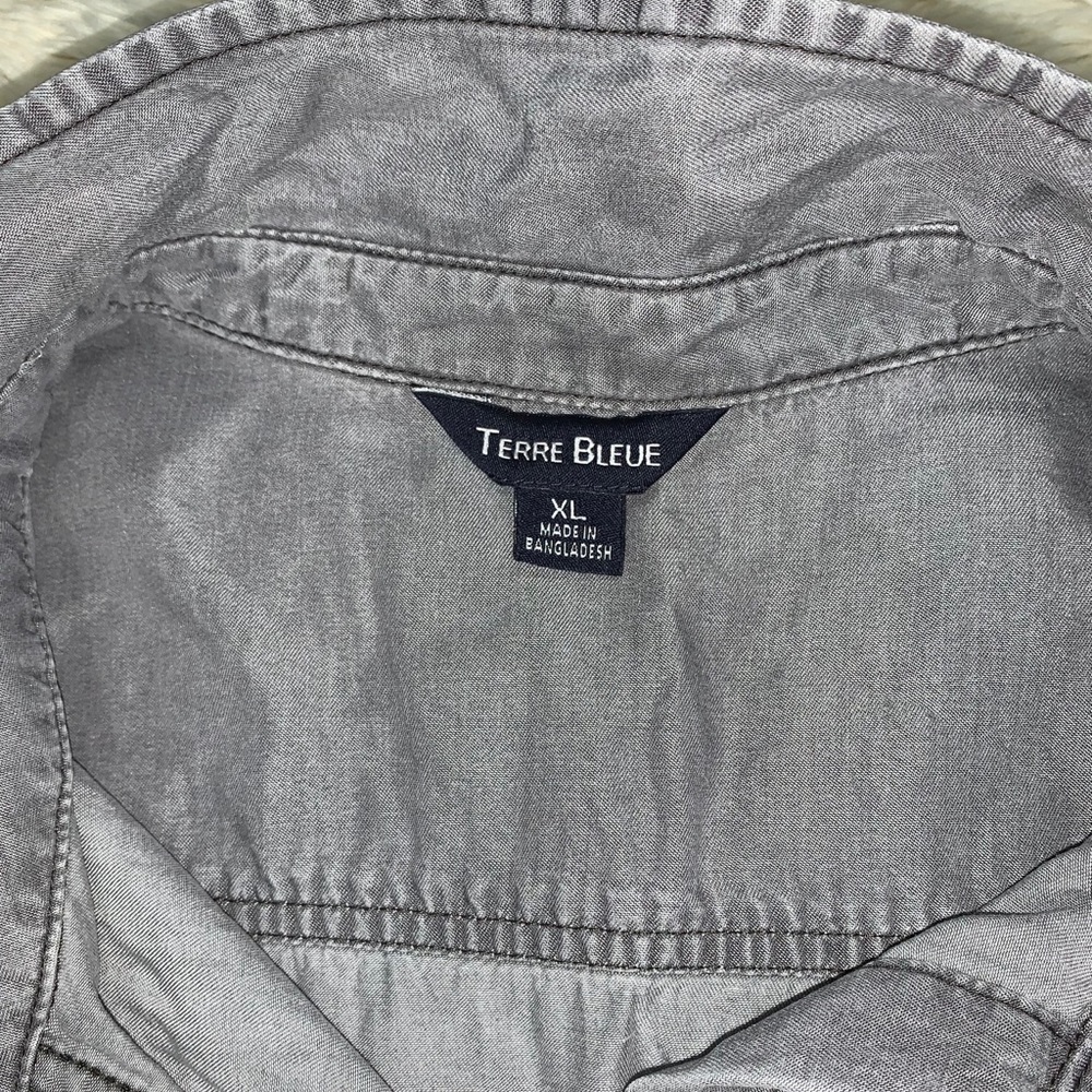 Grey button up - Picture 2 of 3